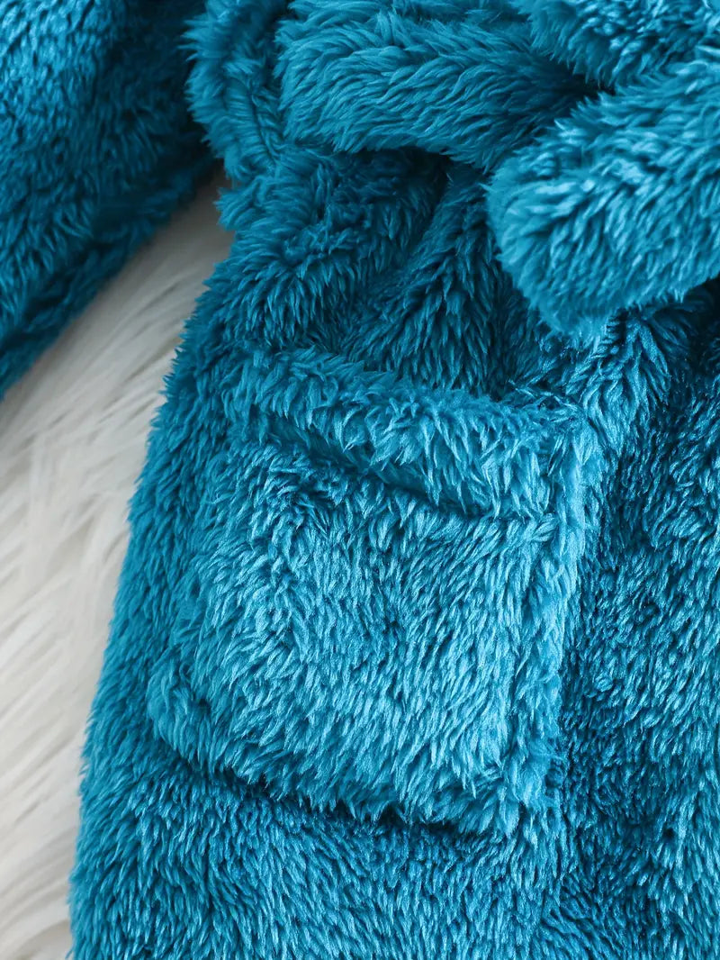 peignoir bleu enfant après bain