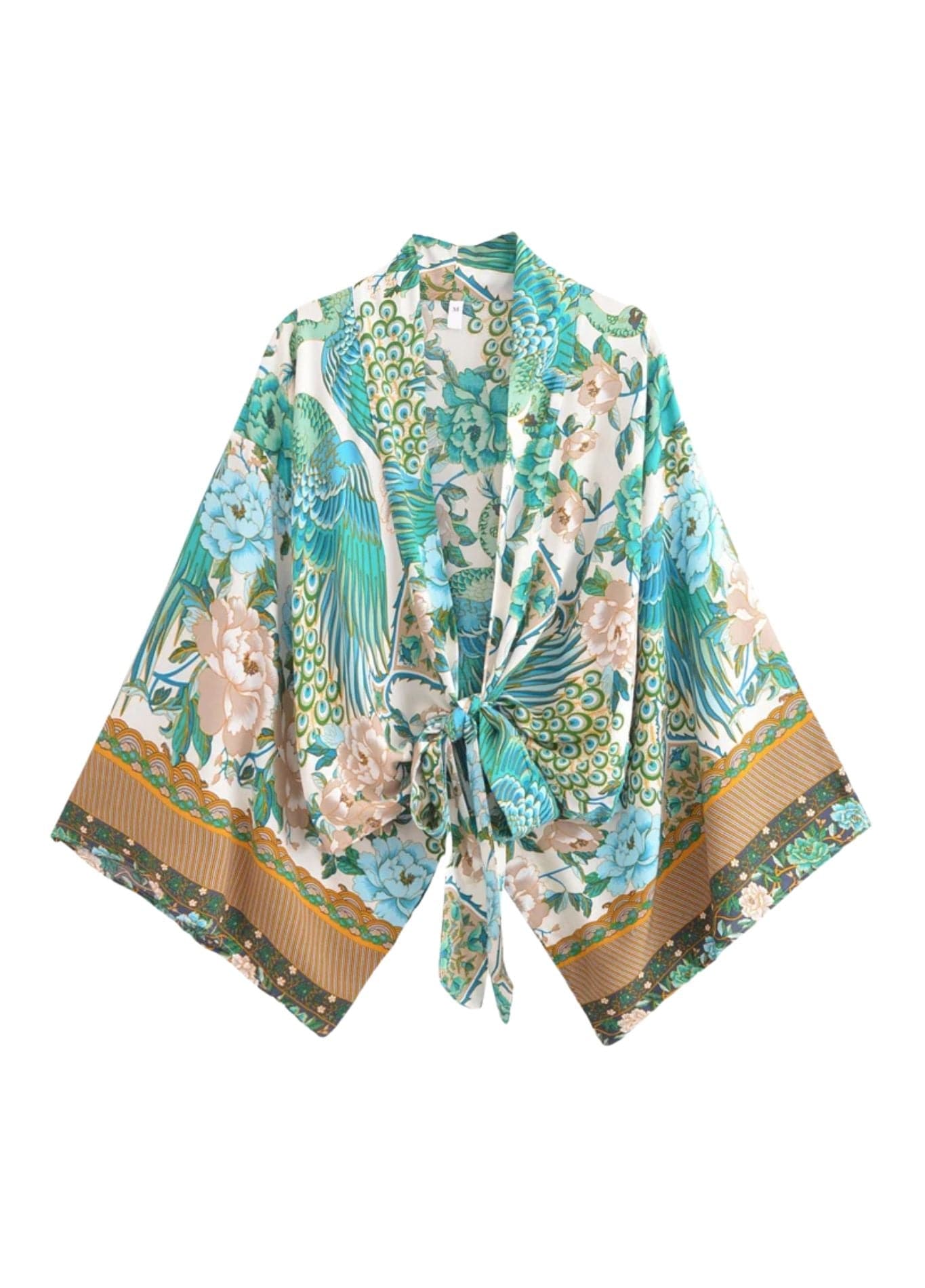 femme en kimono court