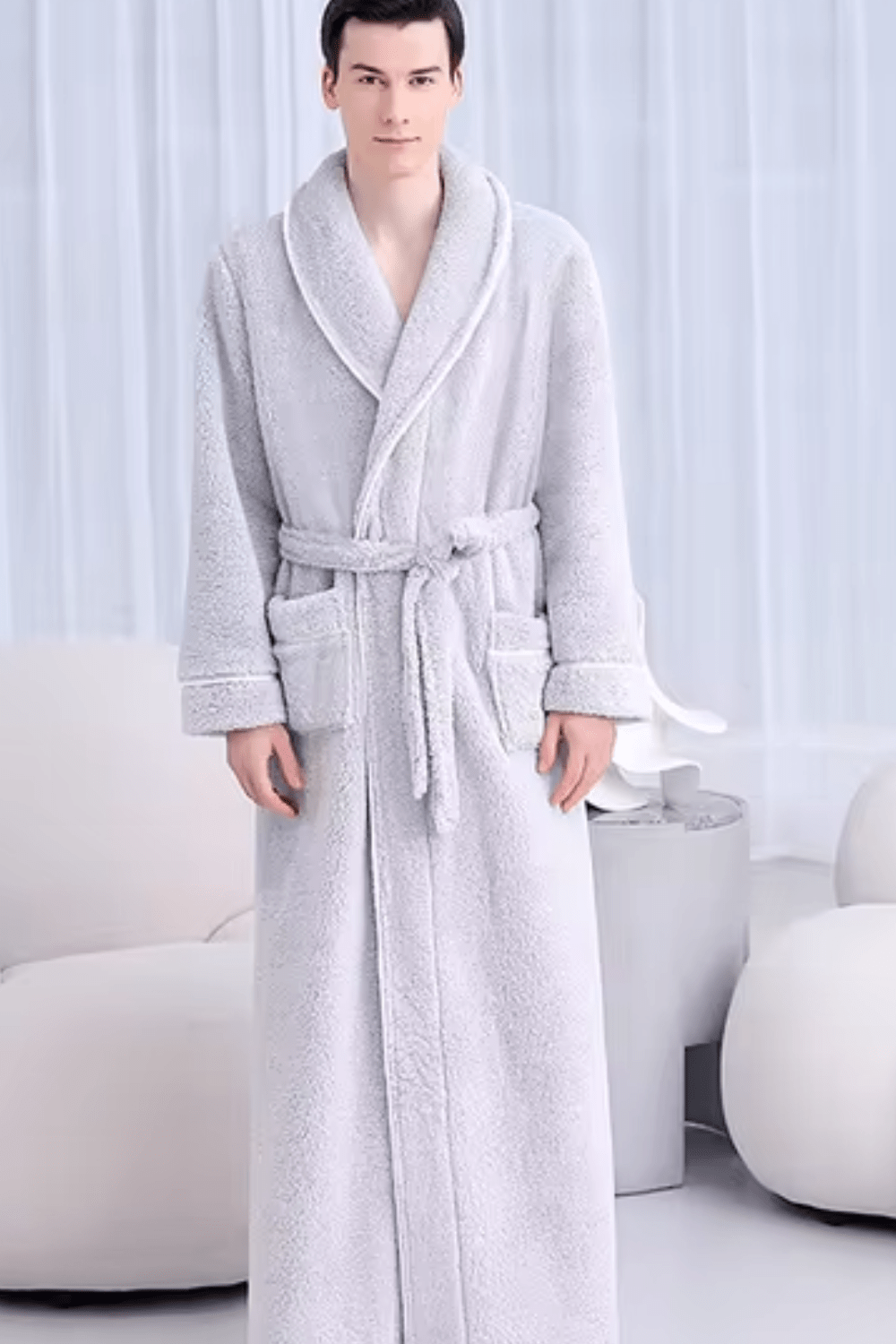 peignoir blanc pour la douche