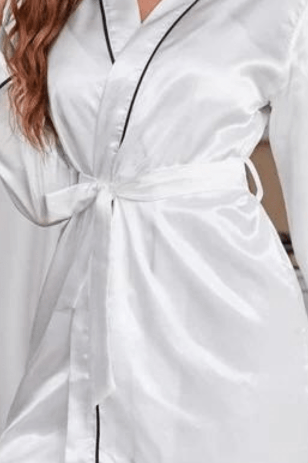 élégant peignoir en satin